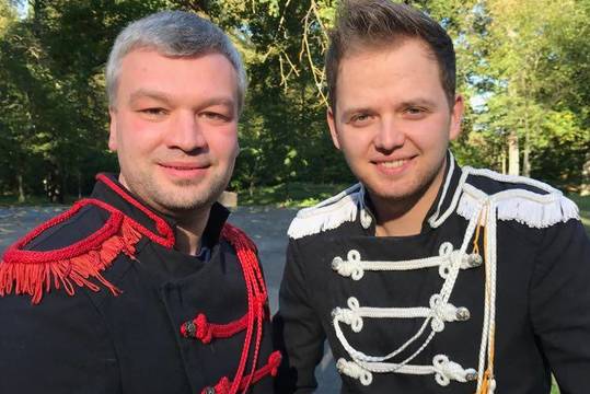 200 koncertų per metus surengę „Husarai“ prabilo apie pikantiškus nuotykius