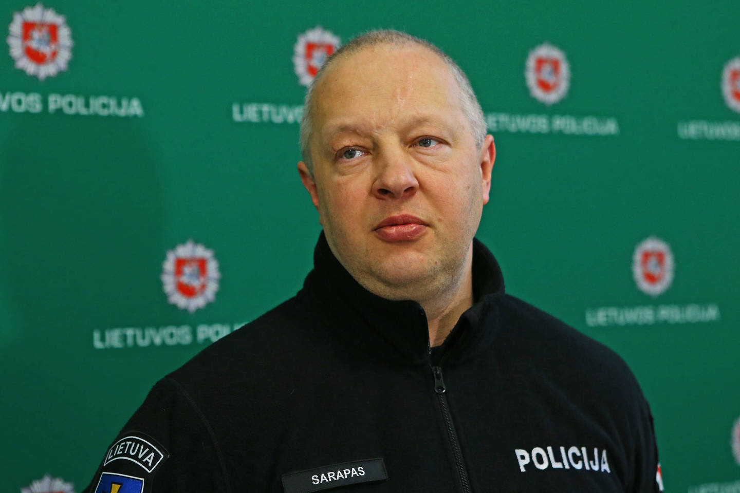 Šiaulių apskrities vyriausiojo policijos komisariato viršininkas R.Sarapas sakė, kad ketvirtas šiaulietis tebesislapsto pareigūnų apsuptame Joniškyje.<br>G.Šiupario nuotr.