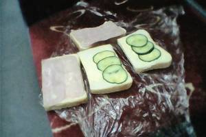 Emigrantas parodė mokinio priešpiečius – gėda prie kitų vaikų tai valgyti