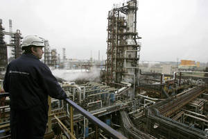 Prezidentė pasirašė įstatymą dėl „Orlen Lietuvos“, „Achemos“ ir „Telia Lietuvos“ sandorių tikrinimo