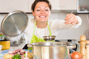 10 laiką taupančių virtuvės gudrybių, kurias turite žinoti