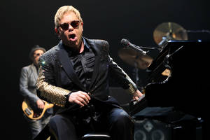 Eltono Johno gerbėjams – liūdnos žinios