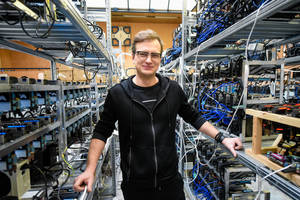 Parodė, kaip atrodo pirmoji lietuviška kriptovaliutų kasykla