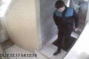 Pareigūnai prašo atpažinti prie kavinės šiaulietį sumušusius chuliganus