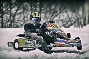 Kartingo lenktynininkai žiemos sezono vidurį švęs Smalininkuose