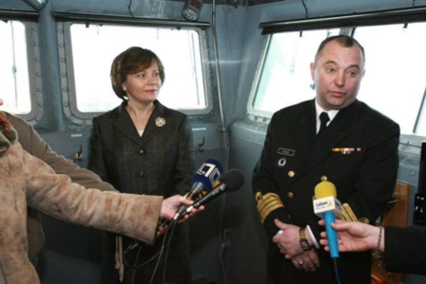  Buvusi krašto apsaugos ministrė R.Juknevičienė pasistengė, kad Lietuvos karinių jūrų pajėgų vadas O.Mariničius greičiau būtų išlydėtas į atsargą.