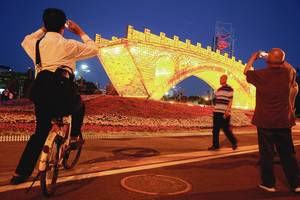 Į priekį besiveržianti Kinija ruošiasi apjuosti visą pasaulį