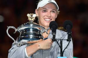 Pasakiškame „Australian Open“ finale – ašaros ir istorinis Caroline Wozniacki triumfas