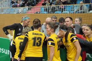 „Gintros-Universiteto“ futbolininkės turnyro Vokietijoje pirmą dieną liko be pergalių