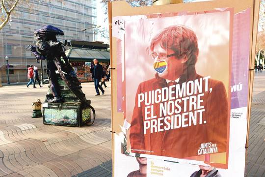 Carlesui Puigdemont'ui Konstitucinis teismas pasiuntė nepalankią žinią