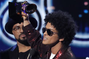 „Grammy“ dalybos: Bruno Marso triumfas ir garsiausi pasaulio hitai