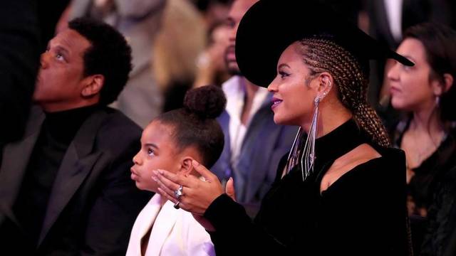 Beyonce ir Jay-Z dukrelė apdovanojimuose patyrė mielą vaikišką gėdą