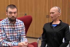 Pirmojoje į eterį sugrįžtančio serialo „Šviesoforas“ serijoje – humanoidės Sofijos debiutas