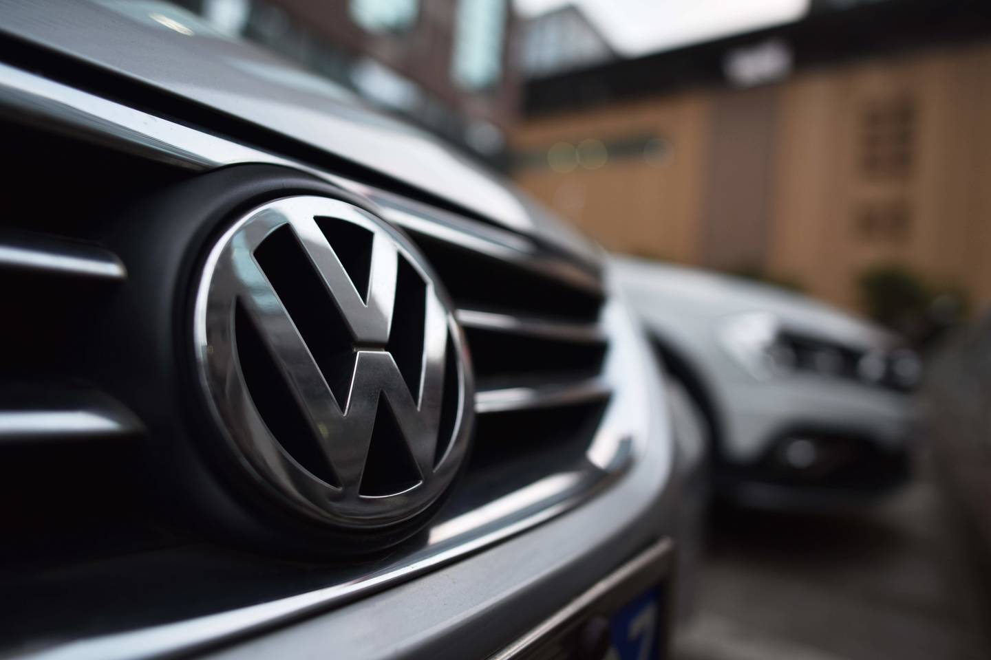  „Volkswagen" įsipainiojo į naują žiauraus elgesio skandalą.<br> AFP/Scanpix nuotr.