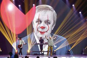 Gavę per nosį valdžios cirkininkai ieškojo skydo