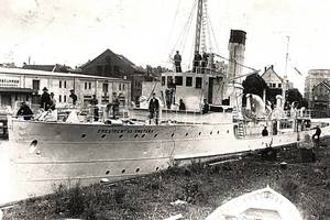 Į Lietuvą grįžta iš okupanto nagų išplėšta karo laivo „Prezidentas Smetona“ vėliava