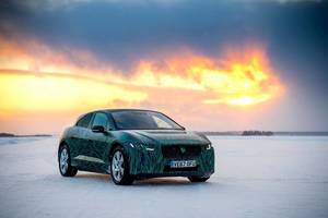 Elektrinis „Jaguar I-Pace“ atlaikė 40 laipsnių šalčio išbandymą