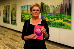 Skandalingajai Rūtai Vanagaitei grąžinamos knygos, leidykla nutraukė sutartį