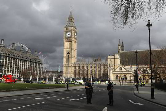 Kelias minutes į darbą pavėlavęs Jungtinės Karalystės ministras pasisiūlė atsistatydinti