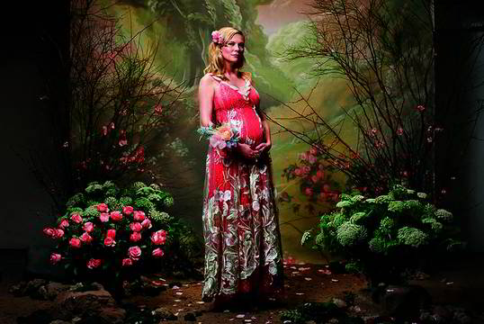 Besilaukianti aktorė Kirsten Dunst tapo reklamos veidu