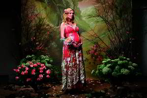 Besilaukianti aktorė Kirsten Dunst tapo reklamos veidu