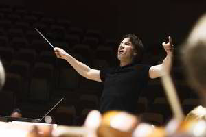 Dirigentas Kristjanas Järvi: „Jūsų stiprybė yra mūsų stiprybė, jūsų trūkumai – taip pat mūsų stiprybė“