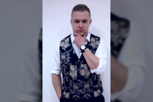 Marius Petrauskas pristato „Eurovizijai“ skirtą dainą „Kol meilė gyva“