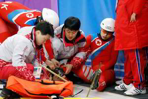 Nemalonus įvykis: Šiaurės Korėjos čiuožėjas jau pirmoje treniruotėje patyrė traumą