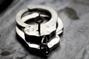 Tai karma: kurą vogę jaunuoliai Jonavos r. įkrito į cisterną, čia jie ir įkliuvo