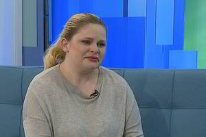 Moteris ašaroja: bando išsaugoti bent vieną vaiką