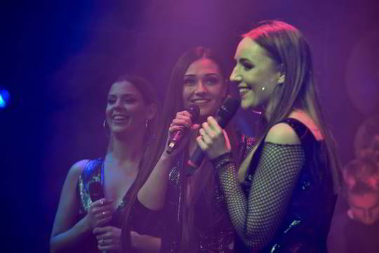 Į Australiją emigruojančią „Queens Of Roses“ narę pakeitė „X faktoriaus“ dalyvė