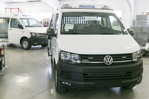 Parodė policijai ruošiamus „Volkswagen“ mikroautobusus – labiausiai stebina vidus