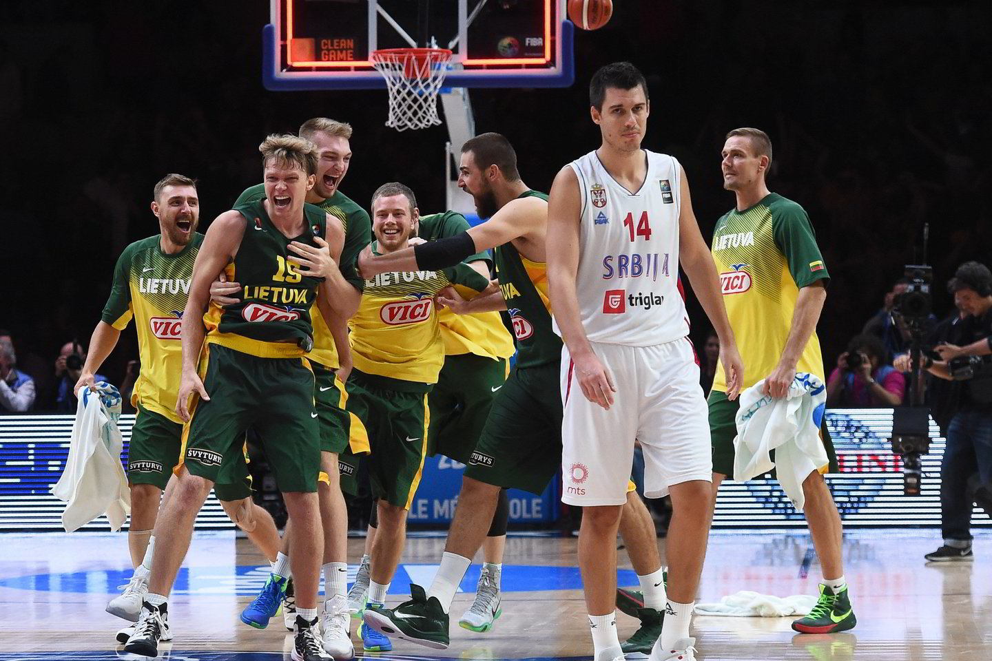  Lietuva 2015-ųjų Europos čempionato pusfinalyje įveikė serbus.<br> AFP/Scanpix nuotr.
