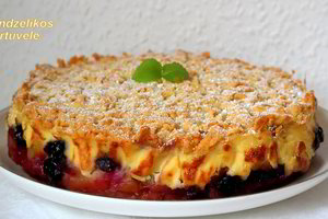 Obuolių pyragas su plikytu kremu. Produktai paprasti, o skanėstas – superinis