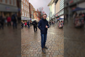 Vidurnaktį močiutės išmestas iš namų vaikinas atsidūrė, kur net nesvajojo