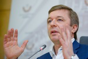 Ramūnas Karbauskis kratosi dėmesio ir sako, kad kritikams pristigo parako