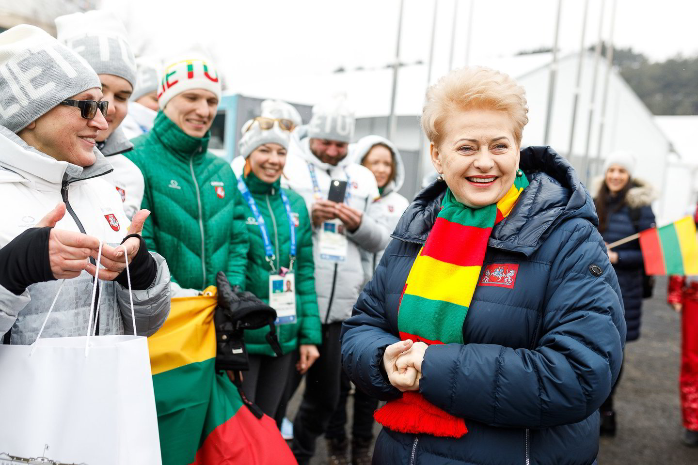  D.Grybauskaitė ir įteikė dovanas, ir jų sulaukė pati.<br> V.Dranginio nuotr.