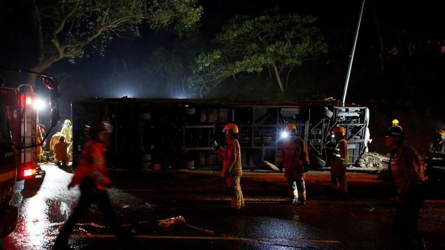 Honkonge apvirtus dviaukščiam autobusui žuvo mažiausiai 18 keleivių