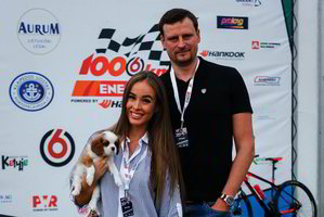 Danieliaus Bunkaus sužadėtinė Viktorija Siegel sūpuoja pirmagimį