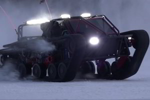 Sukūrė mašiną tikriems pamišėliams: neįtikėtina, ką gali šis 1500 AG tankas