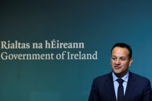 Britų ir airių lyderiai sieks nutraukti aklavietę dėl Šiaurės Airijos