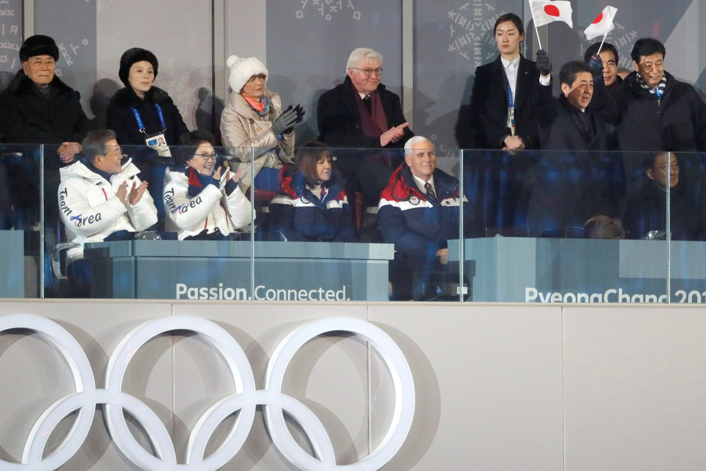  Kim Yo-jong jau sugrįžo atgal į Šiaurės Korėją.<br> „Reuters“/„Scanpix“ nuotr.