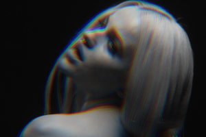 Išgirskite: Neringa Šiaudikytė pristato naują dainą ir aistringą vaizdo klipą 