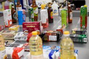 Dėl kylančių kainų už galvos imasi ir seimūnai: siūlo mažinti PVM maistui