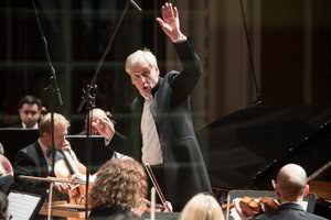 Vilniaus Kongresų rūmuose – iškalbingas šimtastygio orkestro susibūrimas