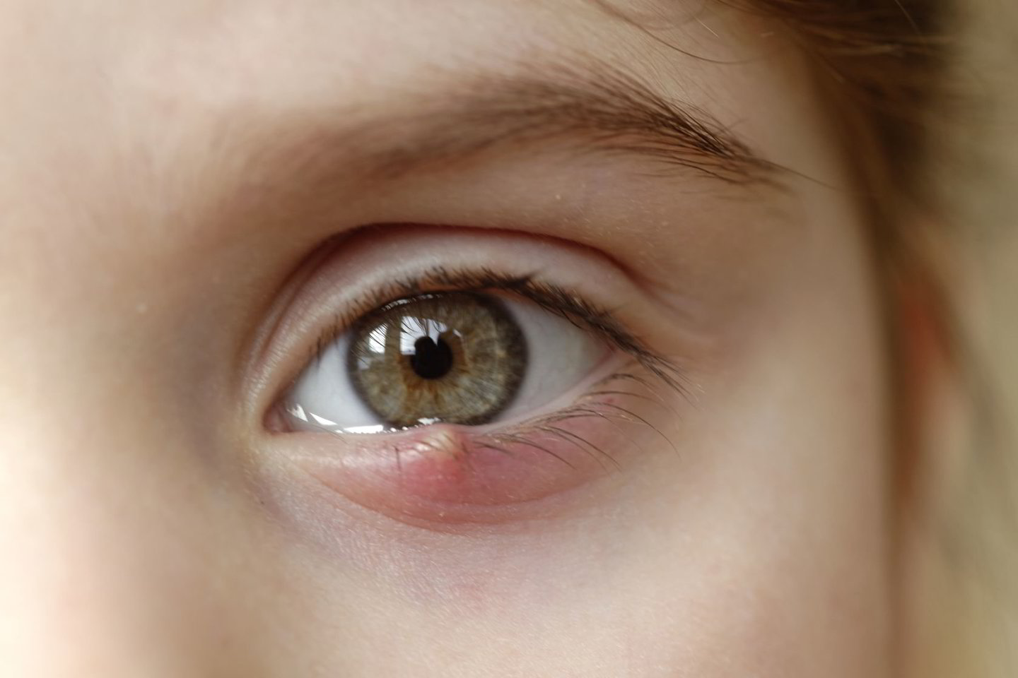  Dėl retos infekcinės ligos moters akyje buvo rastos 14 kirmėlių.<br> 123rf.com nuotr.
