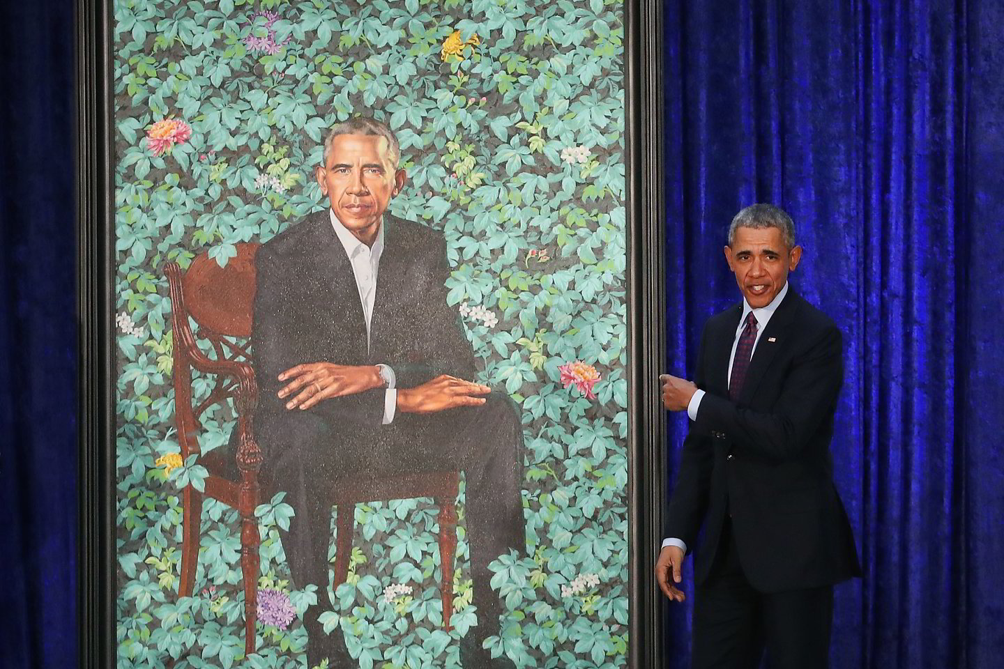  B.Obama ir jo žmona labai džiaugėsi naujais portretais.<br> AFP/„Scanpix“ nuotr.