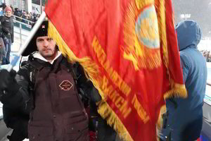 Rusų provokacija Pjongčange: išvyti iš arenos dėl vėliavos su V. Lenino atvaizdu