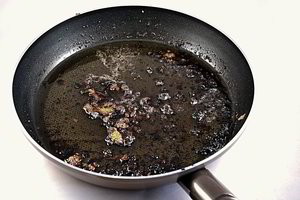 Nuo kepsnių kepimo likusius riebalus pavers tūkstančiais litrų dyzelino