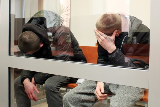 Šaligatvis buvo per siauras – nusprendė užmušti juo einantį pensininką